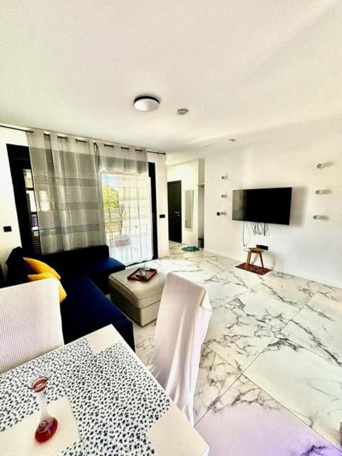 Vila Lova- Luxury Apartments Roquetas de Mar Esterno foto