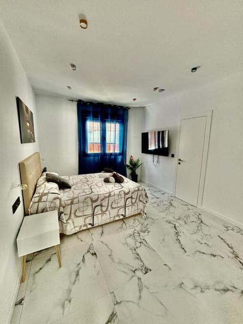 Vila Lova- Luxury Apartments Roquetas de Mar Esterno foto
